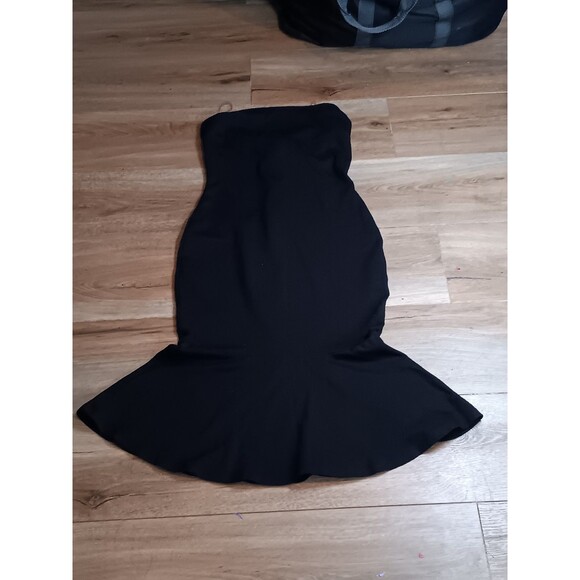 Black dress - Picture 2 of 4